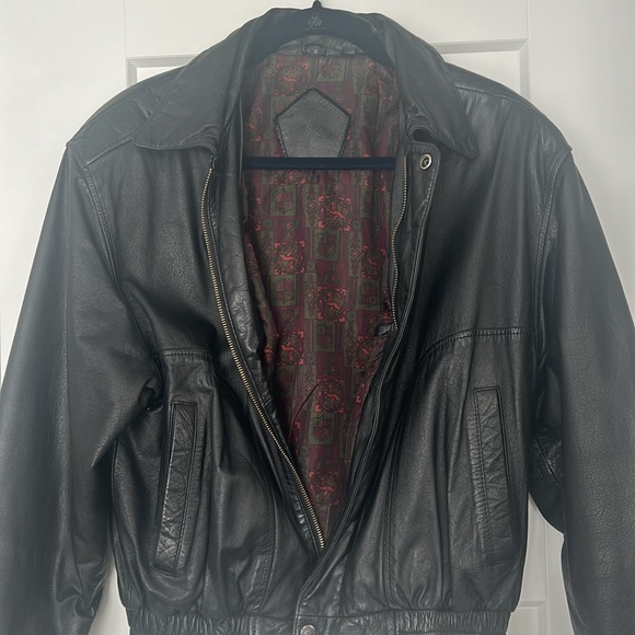Vintage Black Leather Jacket - Picture 2 of 8